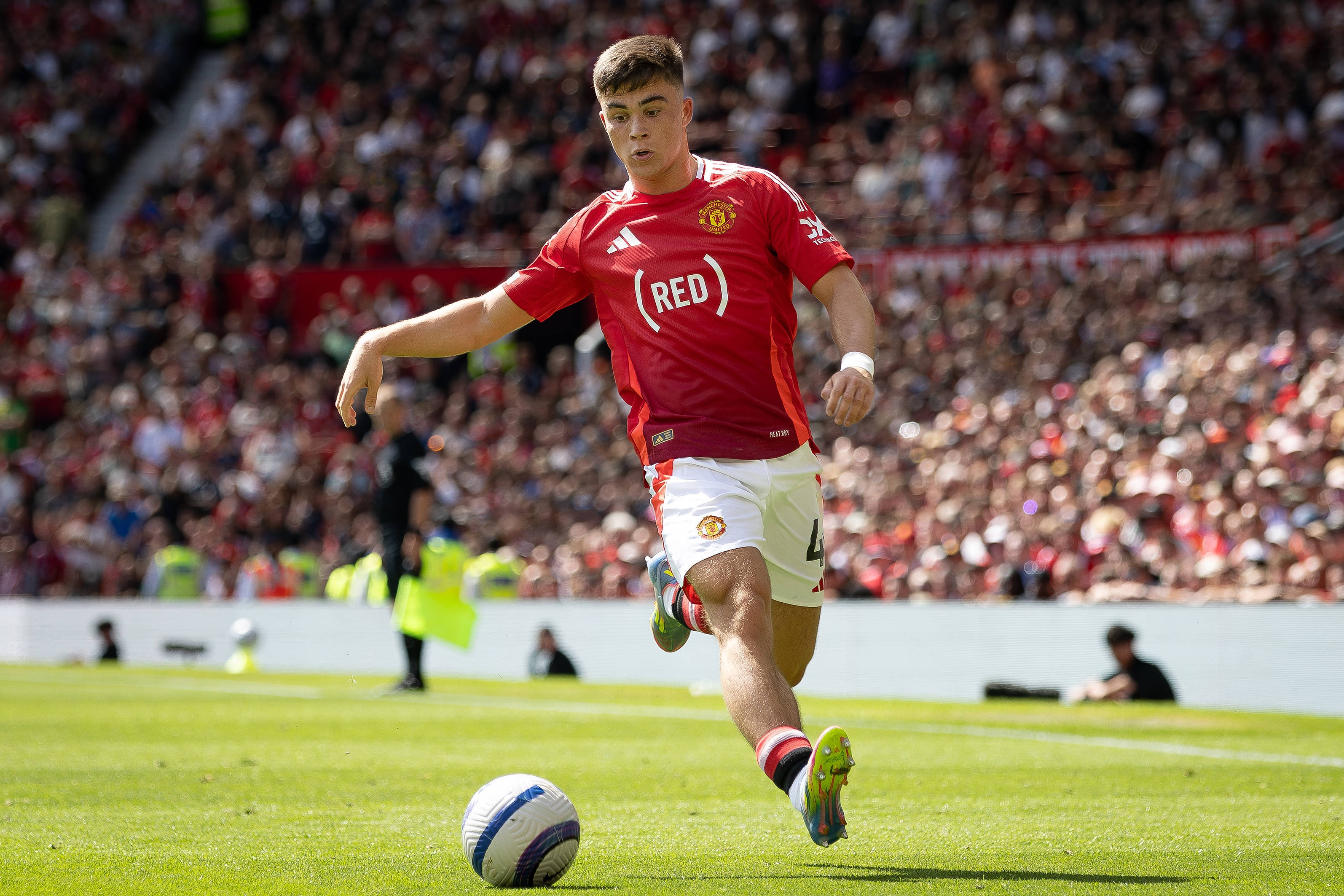 开云体育官方下载-埃因霍温报价阿马斯遭曼联回绝，红魔现阶段坚持留人