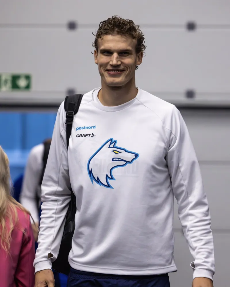 迷人的笑容！爵士官方晒劳里-马尔卡宁的照片与球迷分享